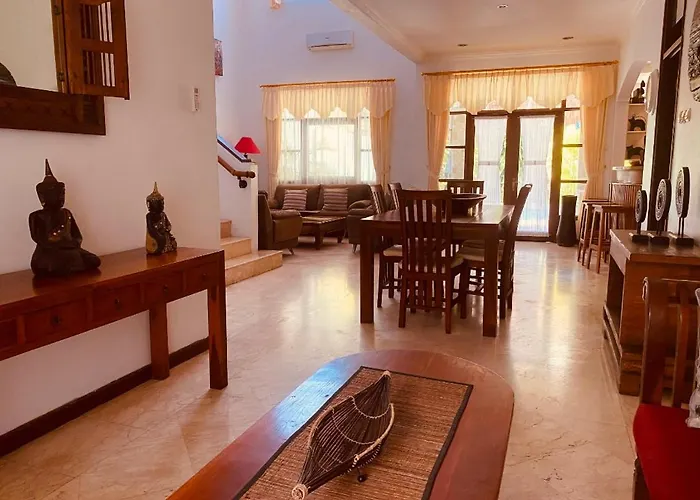 Cantik Regency Villa Kuta (Bali)